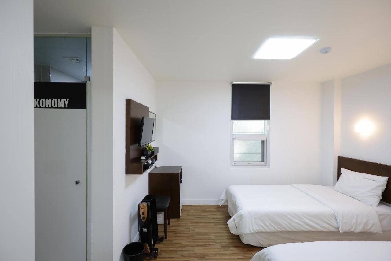 Ekonomy Haeundae Hostel Busan Esterno foto