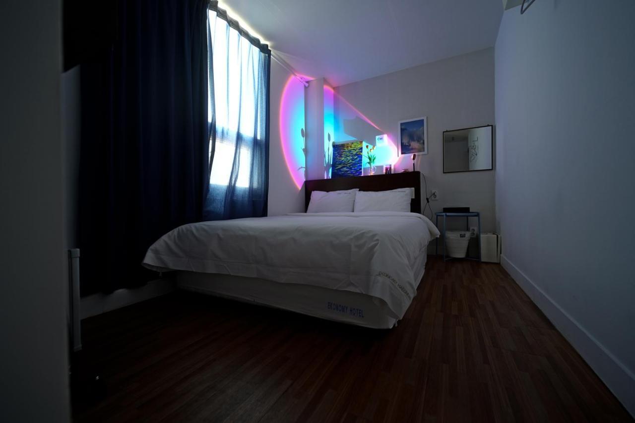 Ekonomy Haeundae Hostel Busan Esterno foto