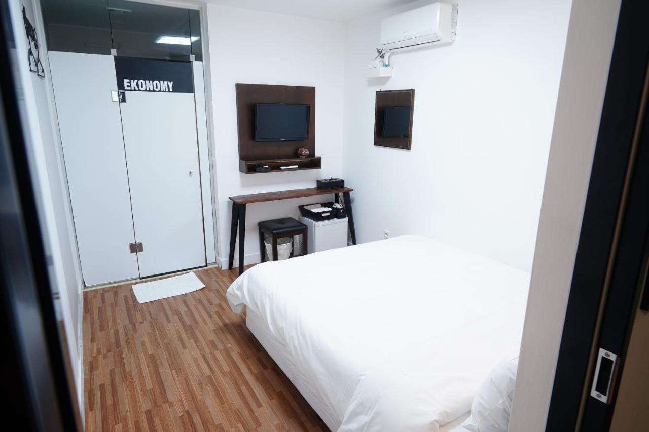 Ekonomy Haeundae Hostel Busan Esterno foto