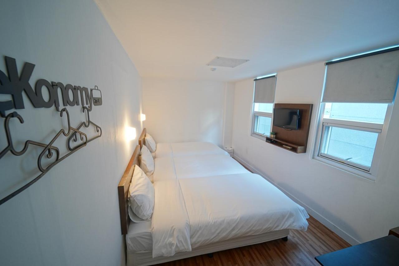 Ekonomy Haeundae Hostel Busan Esterno foto