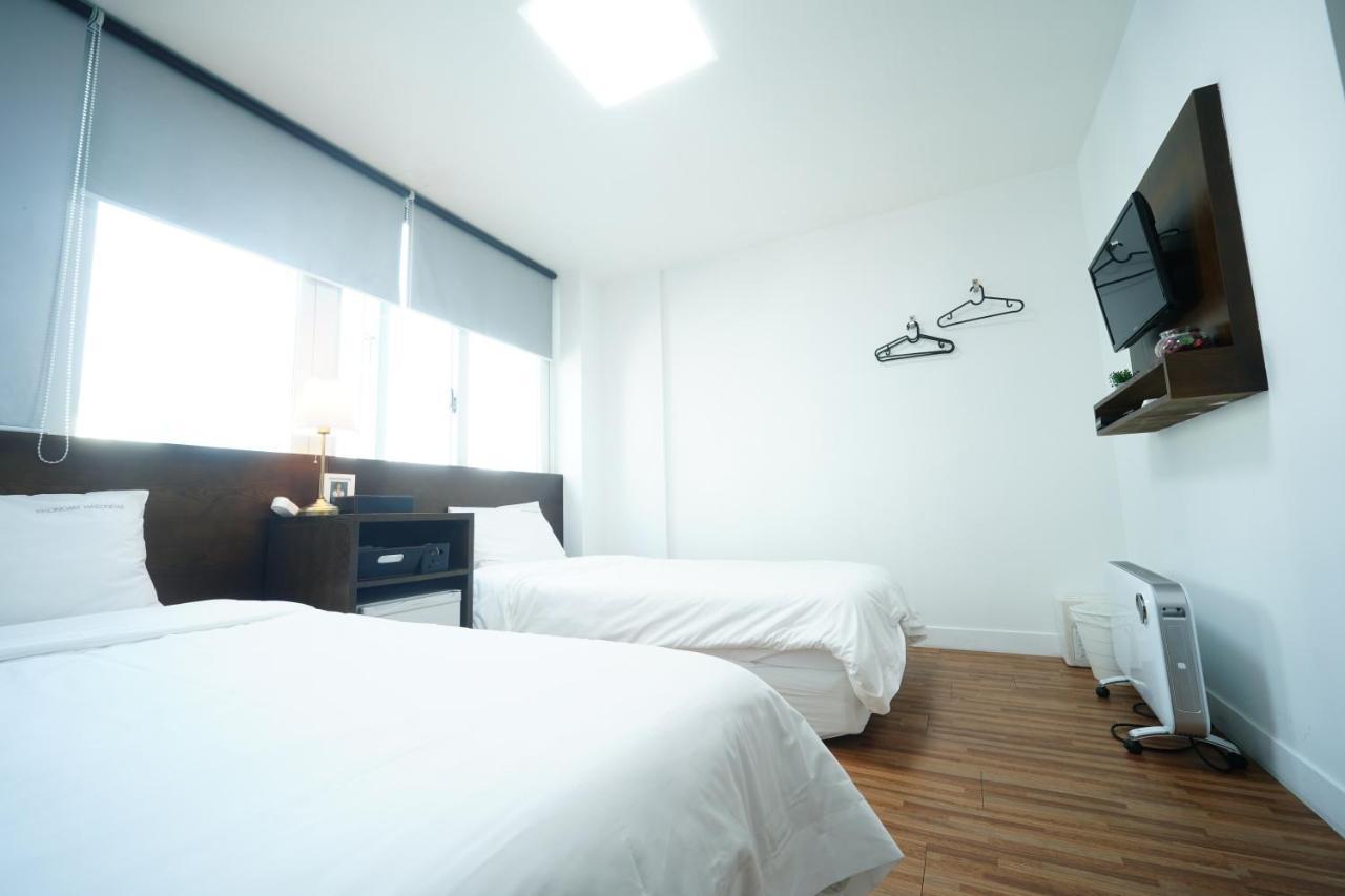 Ekonomy Haeundae Hostel Busan Esterno foto