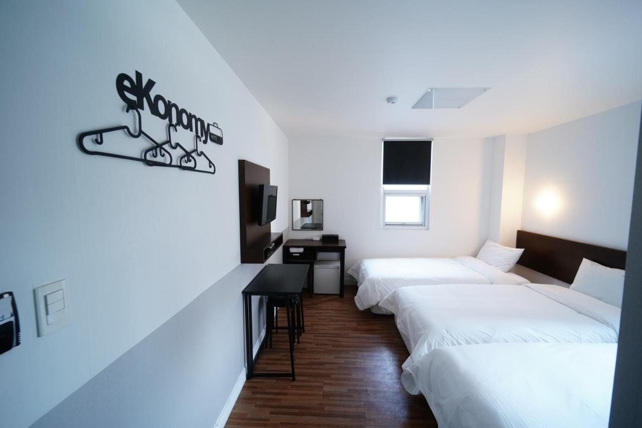 Ekonomy Haeundae Hostel Busan Esterno foto