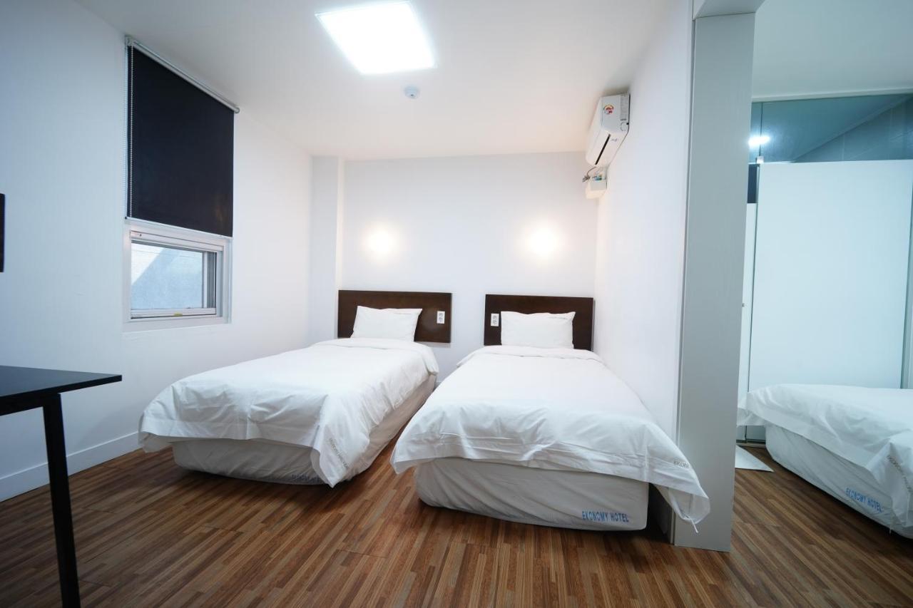 Ekonomy Haeundae Hostel Busan Esterno foto