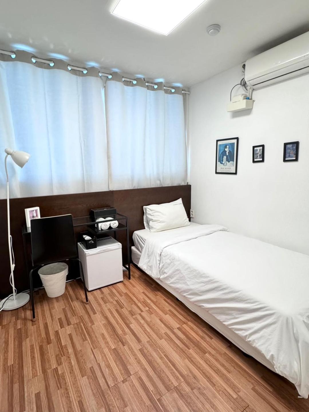 Ekonomy Haeundae Hostel Busan Esterno foto